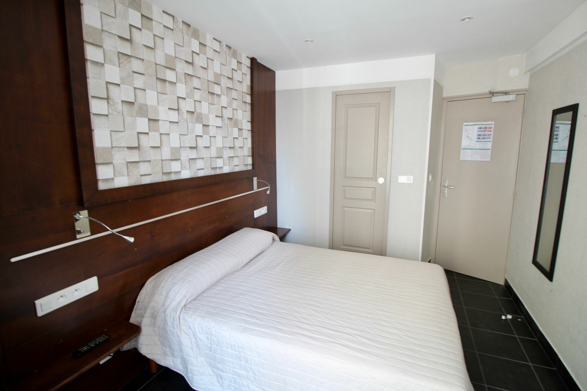 Hotel Des Pyrenees Paris Dış mekan fotoğraf